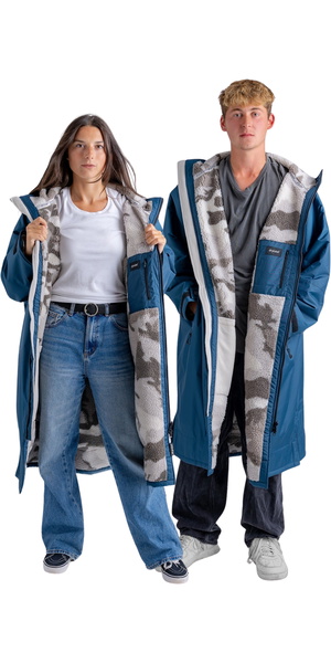 2026 Dryrobe Advance Bata Cambiador Manga Larga DALSV3 - Deep Sea Blue / Camuflaje Arena